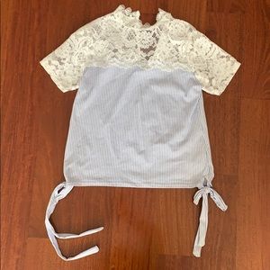 Short sleeve blouse with lace neck detail